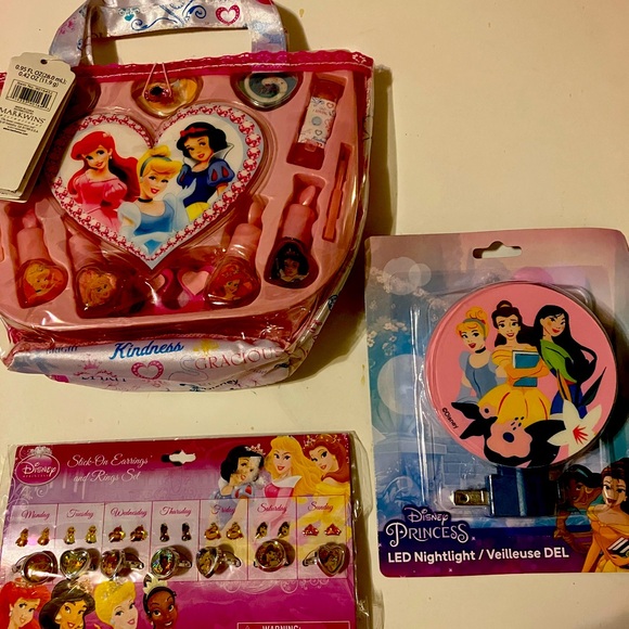 Disney Princess Other - Disney Princess lot Purse, stick on earrings & Rings set plus nightlight